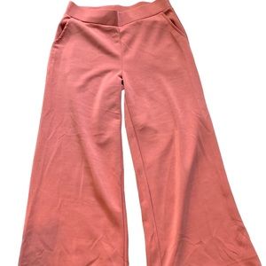 Cable and gauge sport.size S.  L33.5. Hem 12.5 W.